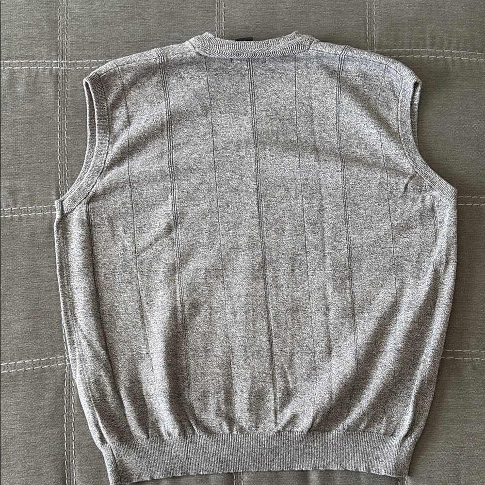 FAiRWAY Men's Gray Sweater Vest. L - Picture 5 of 5